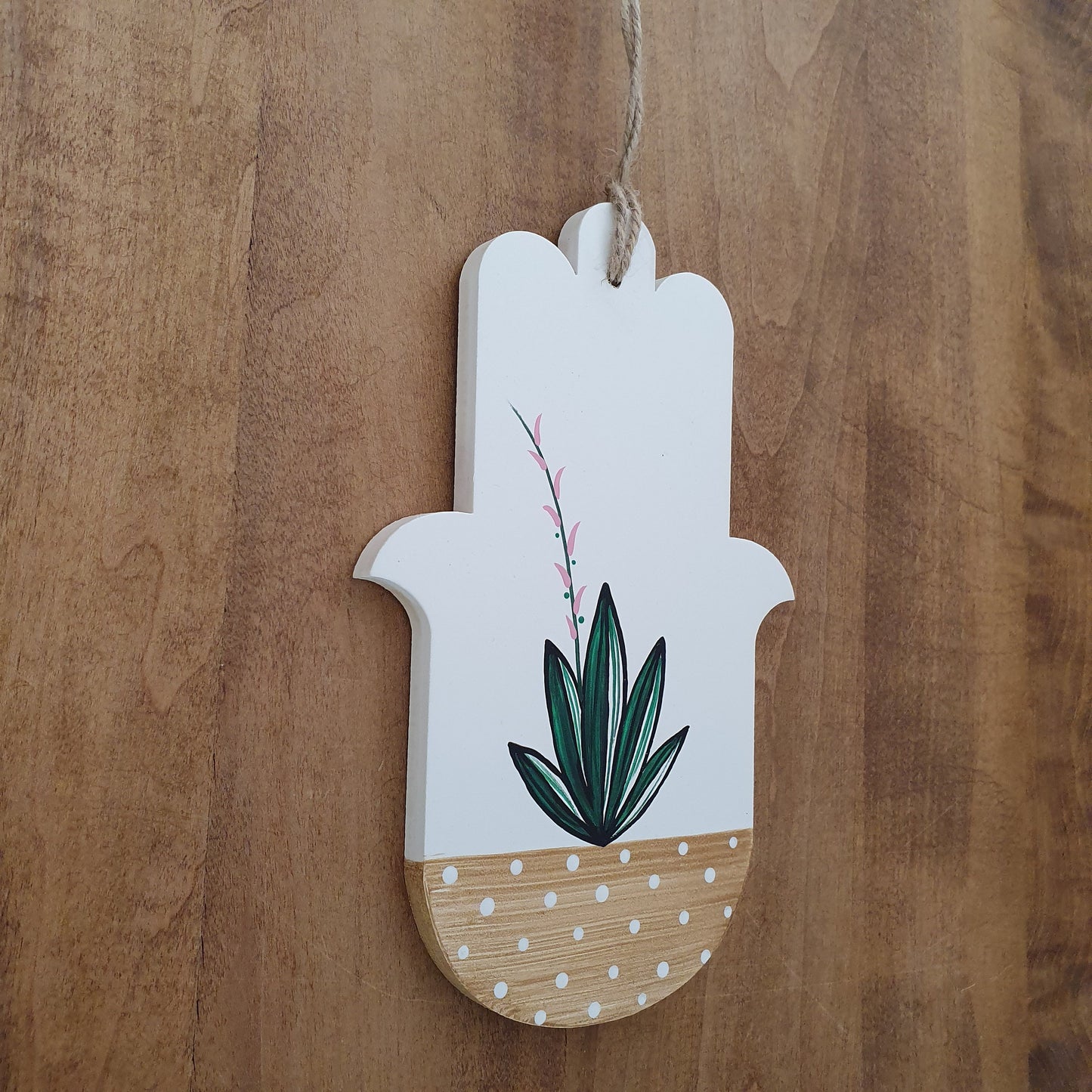 Astar | חמסה מעוצבת לקיר בעבודת יד עם ציור קקטוס