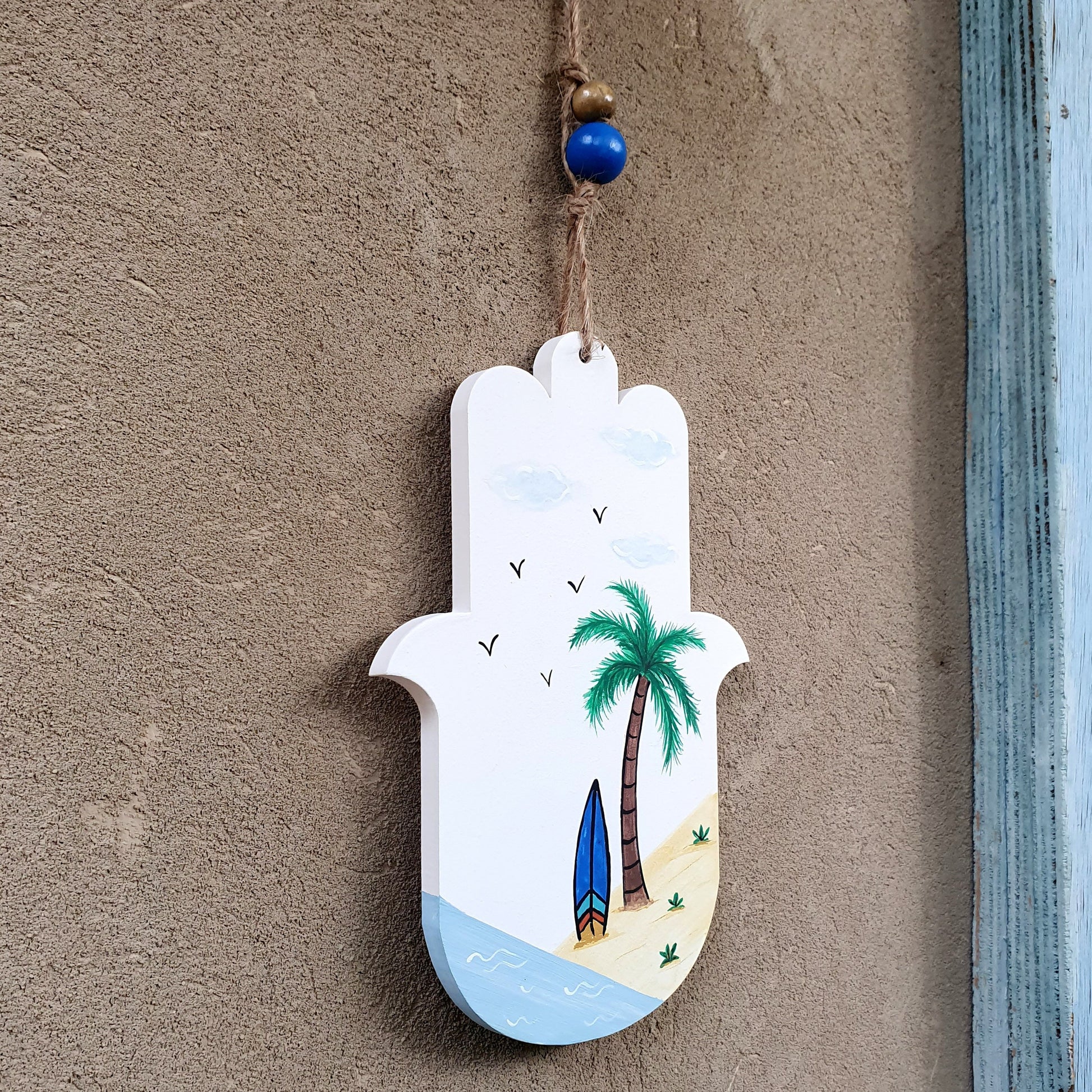 חמסה מעץ עם ציור דקלים בעבודת יד מתנה מקורית לחנוכת בית ולאוהבי הים