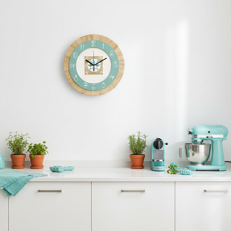 שעון קיר עגול מעץ עם ציור רימונים בעבודת יד תלוי במטבח מודרני