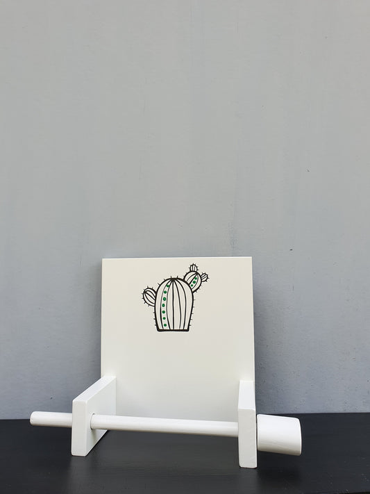 מחזיק נייר טואלט מעץ מעוצב בעבודת יד עם ציור קקטוס עדין לחדר רחצה