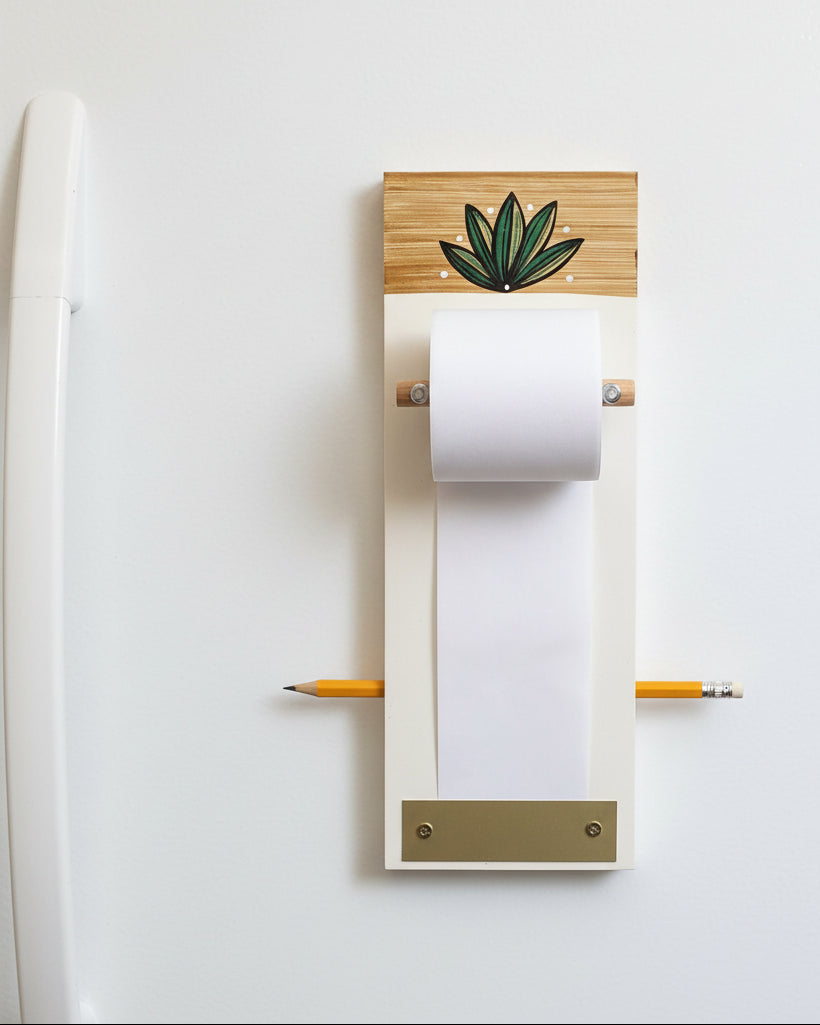 מגנט למקרר עץ טבעי מצויר ביד | פנקס קניות למקרר