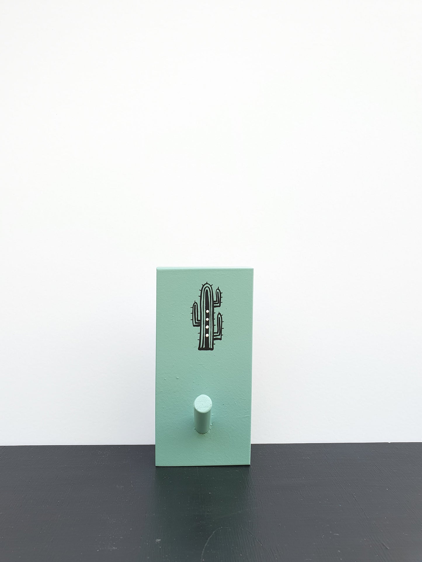 Astar | מתלה עץ עם וו תלייה קקטוס