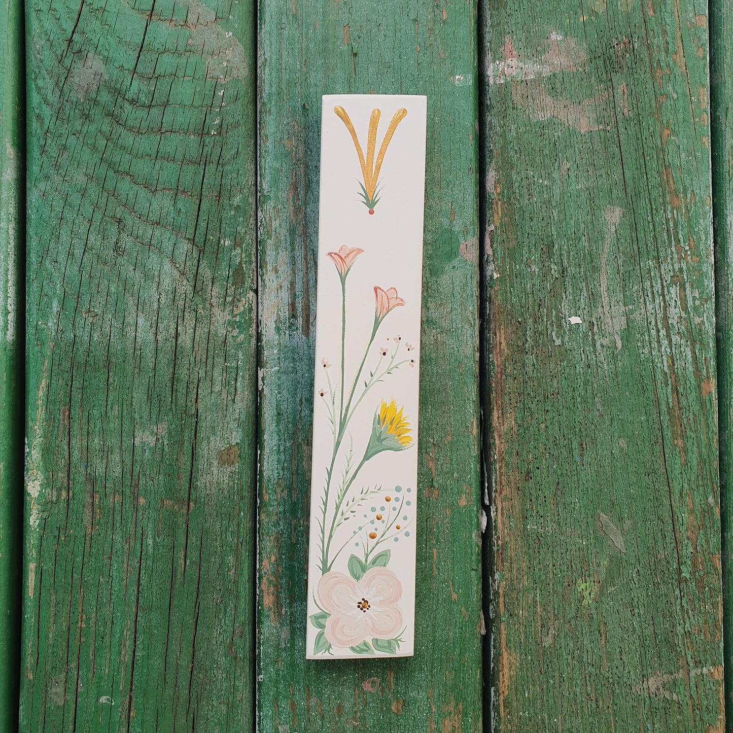 מזוזה מצוירת בעבודת יד עם איור פרחי בר עדינים בסגנון בוטני טבעי, מזוזה אומנותית לכניסה לבית מתנה לבית חדש
מתנה לחתונה
מתנה מיוחדת לבית