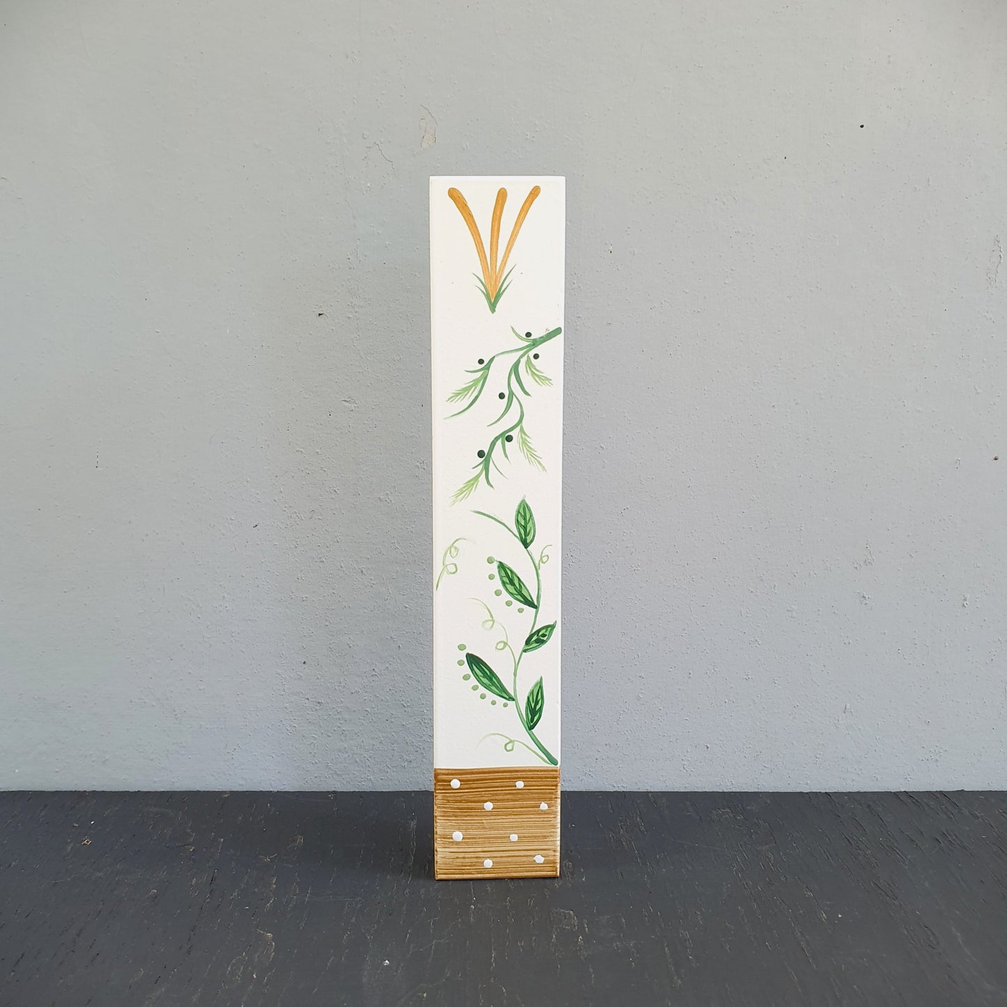 Astar | מזוזה מעוצבת עם ענפים ירוקים מצוירים