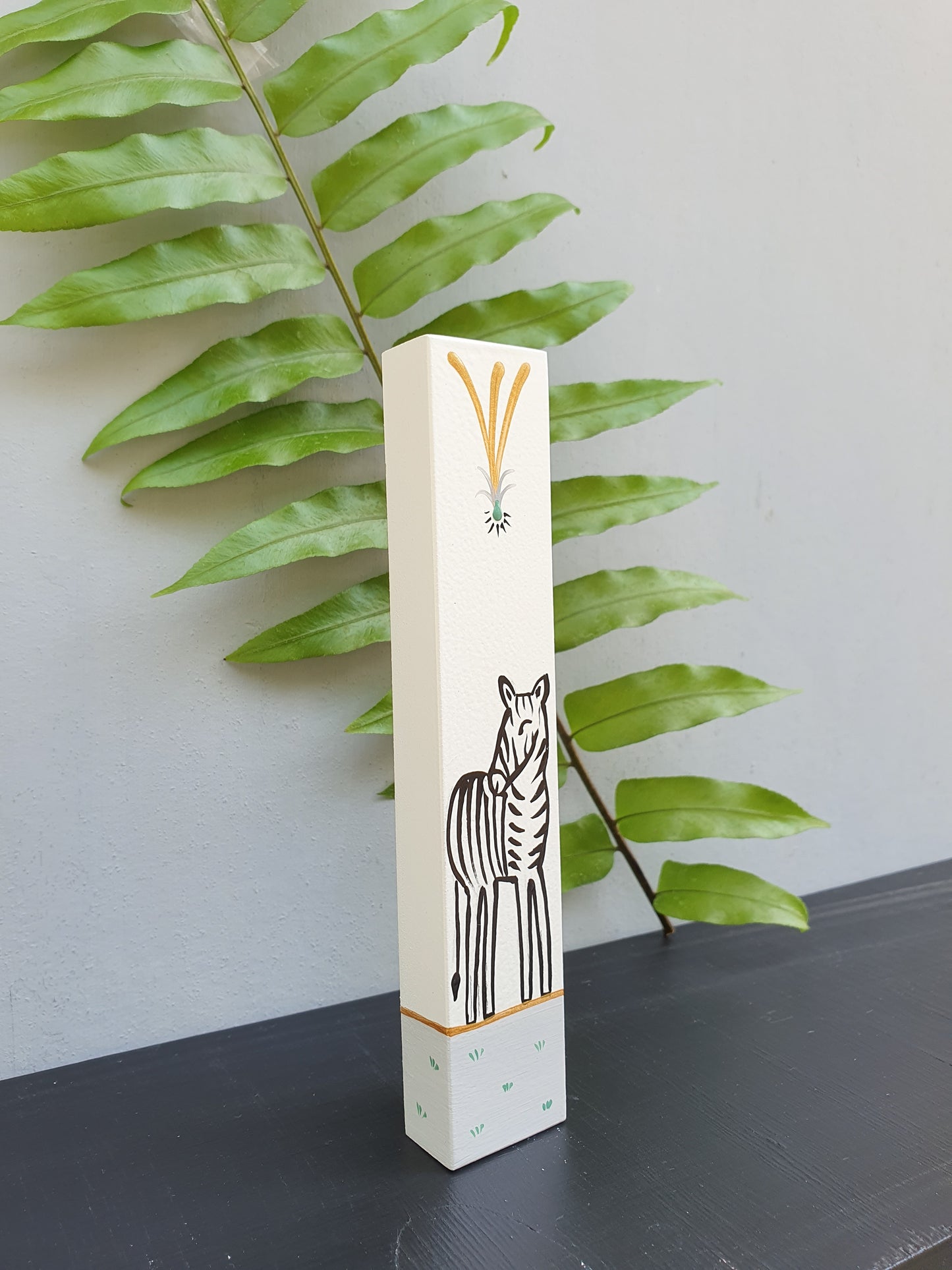 Astar | מזוזה לחדר ילדים עם ציור חיות וכיתוב אישי בעבודת יד