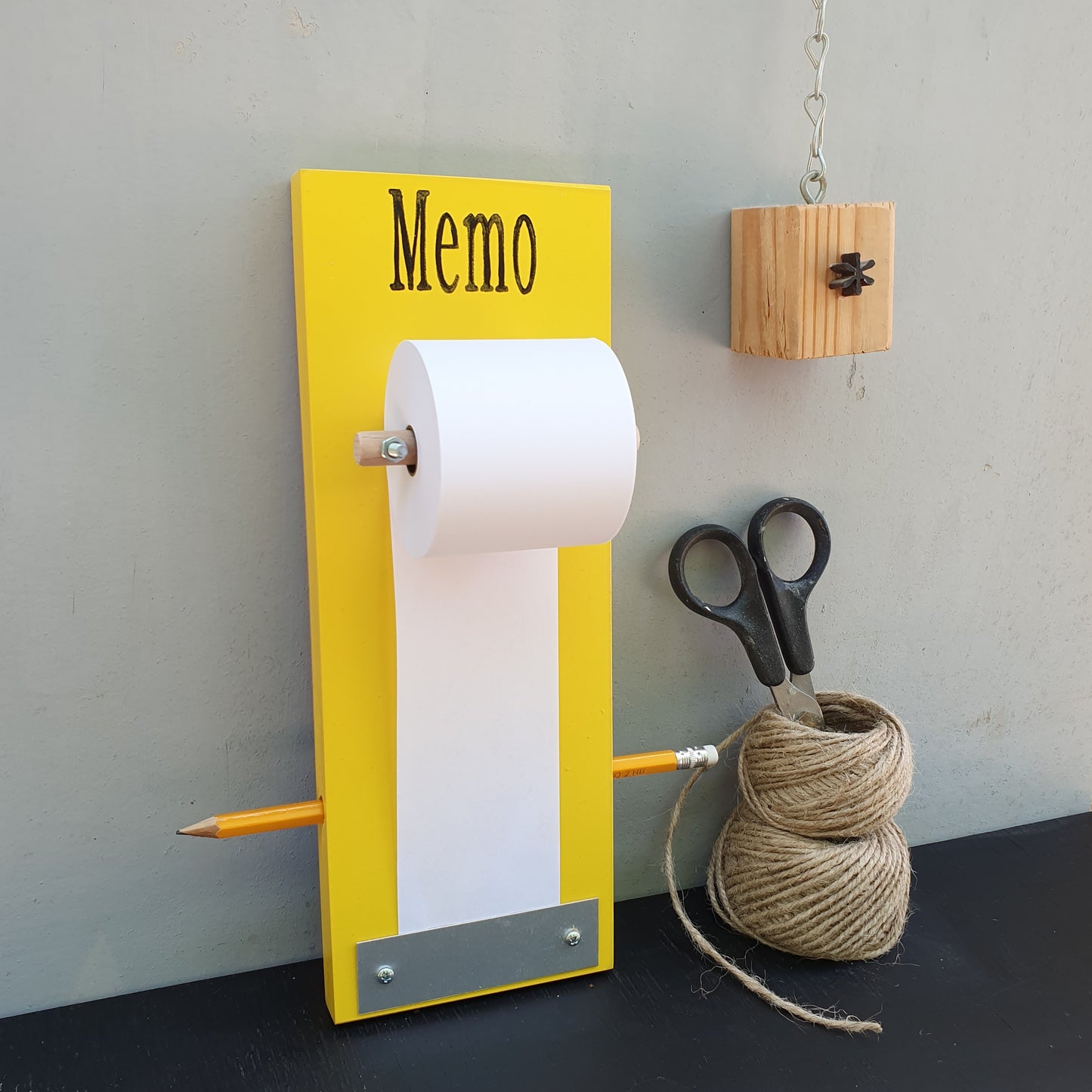 Astar | מגנט למקרר לרשימות פנקס קניות